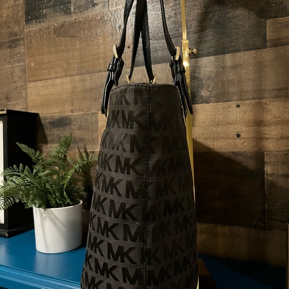 Michael Kors Black Gold Logo Tote Bag - Picture 3 of 11